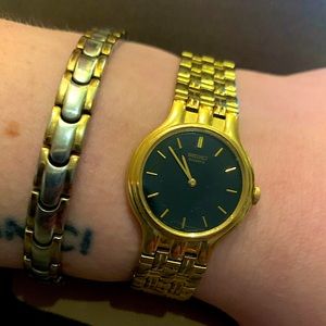 Seiko Gold Tone Wristwatch Black Front